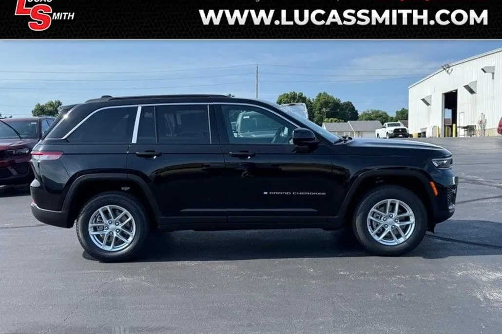 2025 Jeep Grand Cherokee Laredo X photo 1