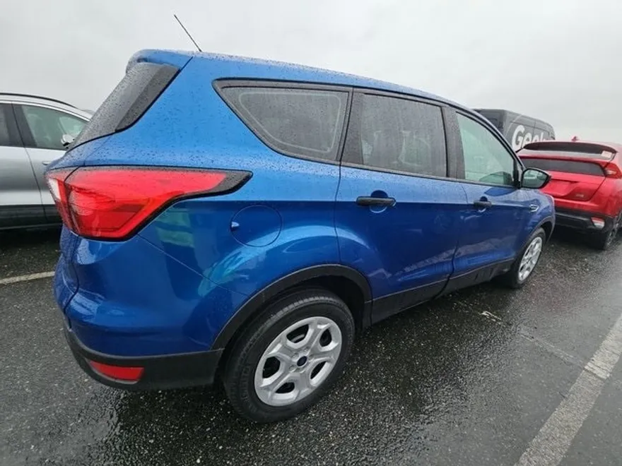 2019 Ford Escape S photo 1