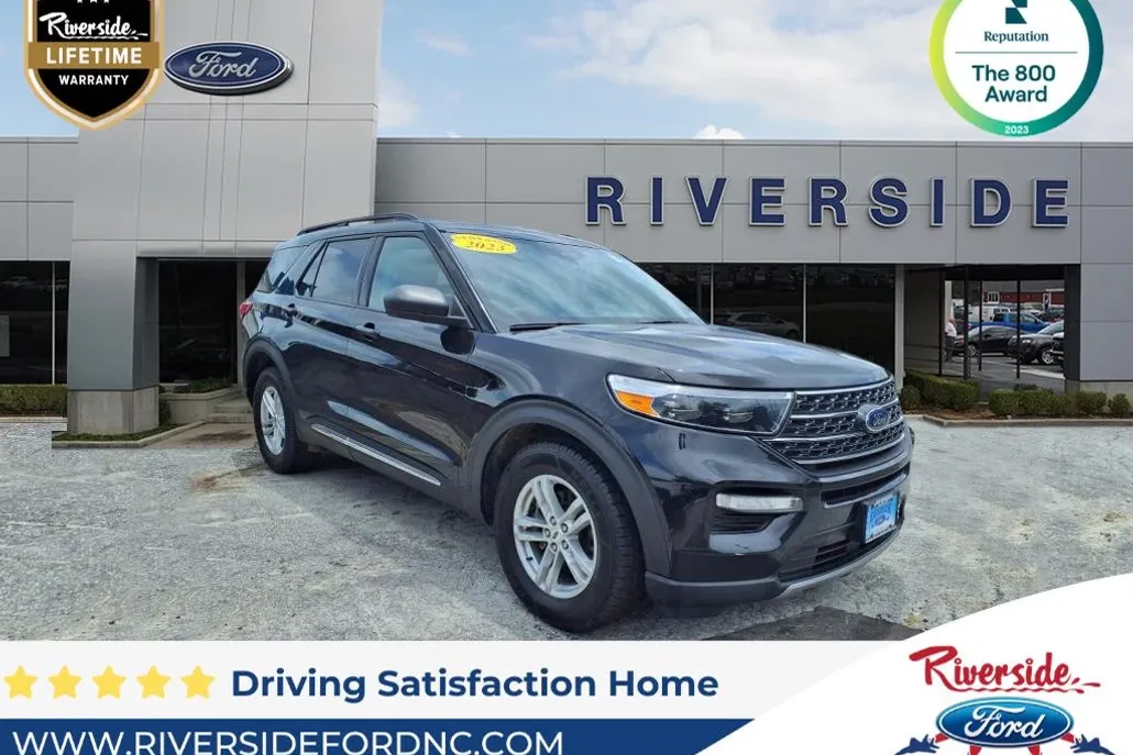 2023 Ford Explorer XLT photo 1