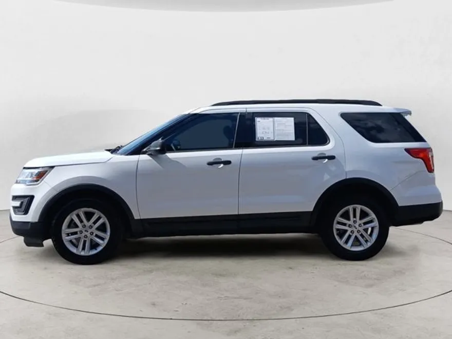 2017 Ford Explorer Base photo 1