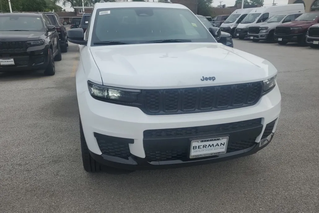 2025 Jeep Grand Cherokee Altitude X photo 1