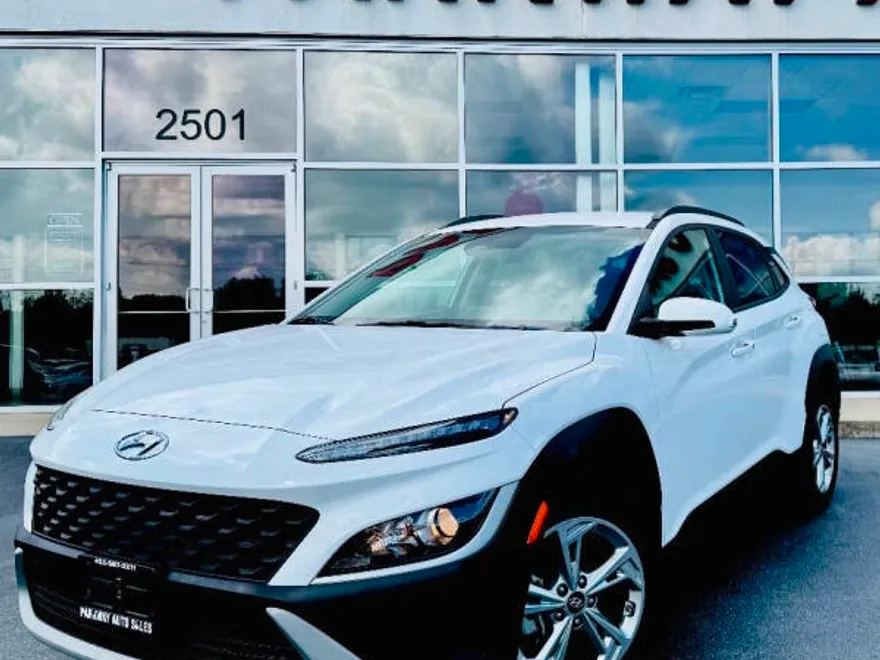 2023 Hyundai Kona SEL photo 1
