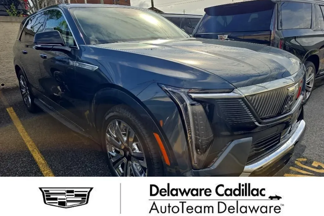 2025 Cadillac Escalade IQ Luxury photo 1