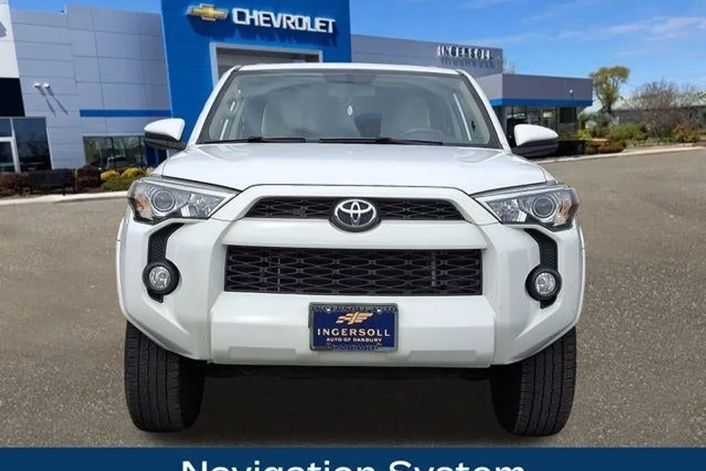 2016 Toyota 4Runner Limited photo 1