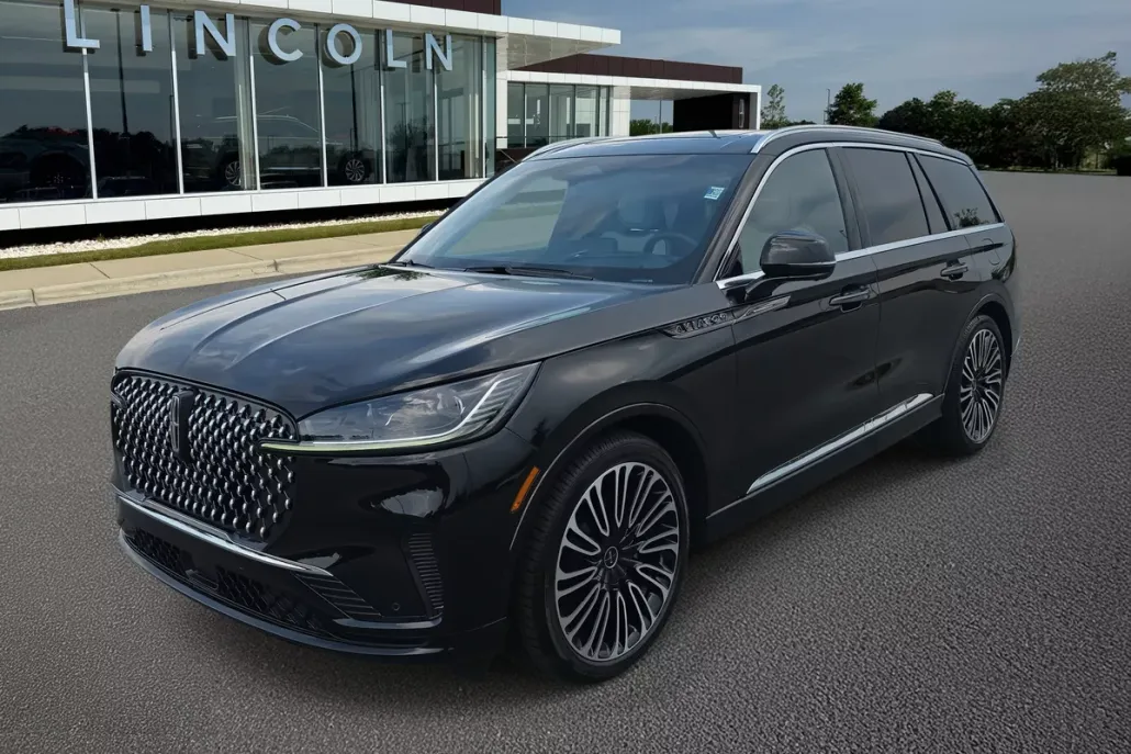2025 Lincoln Aviator Black Label photo 1