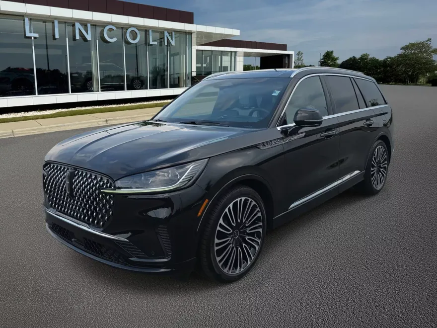 2025 Lincoln Aviator Black Label photo 1