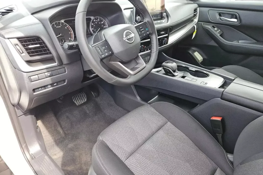 2026 Nissan Rogue SV photo 1