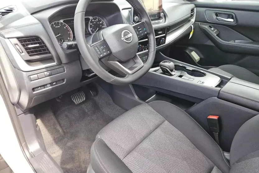 2026 Nissan Rogue SV photo 1