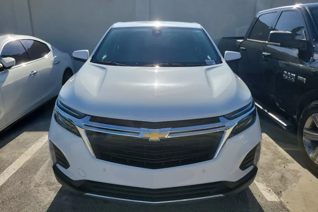 2023 Chevrolet Equinox LT photo 1