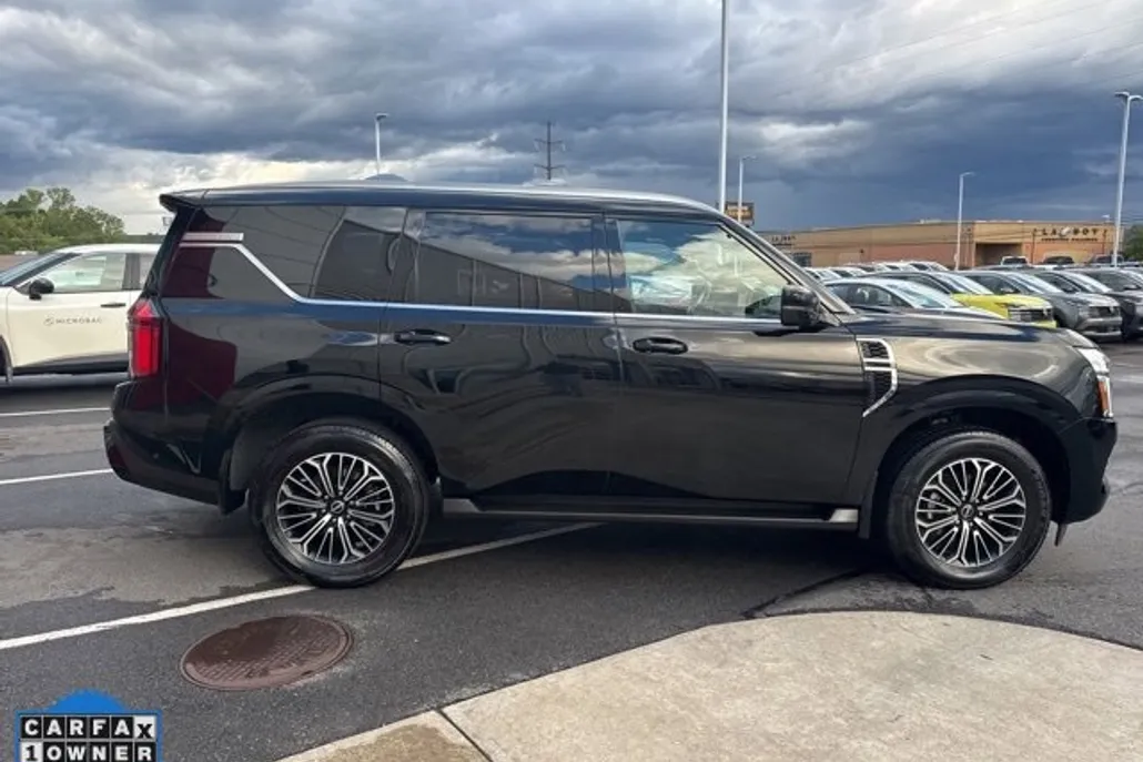 2025 Nissan Armada Platinum photo 1