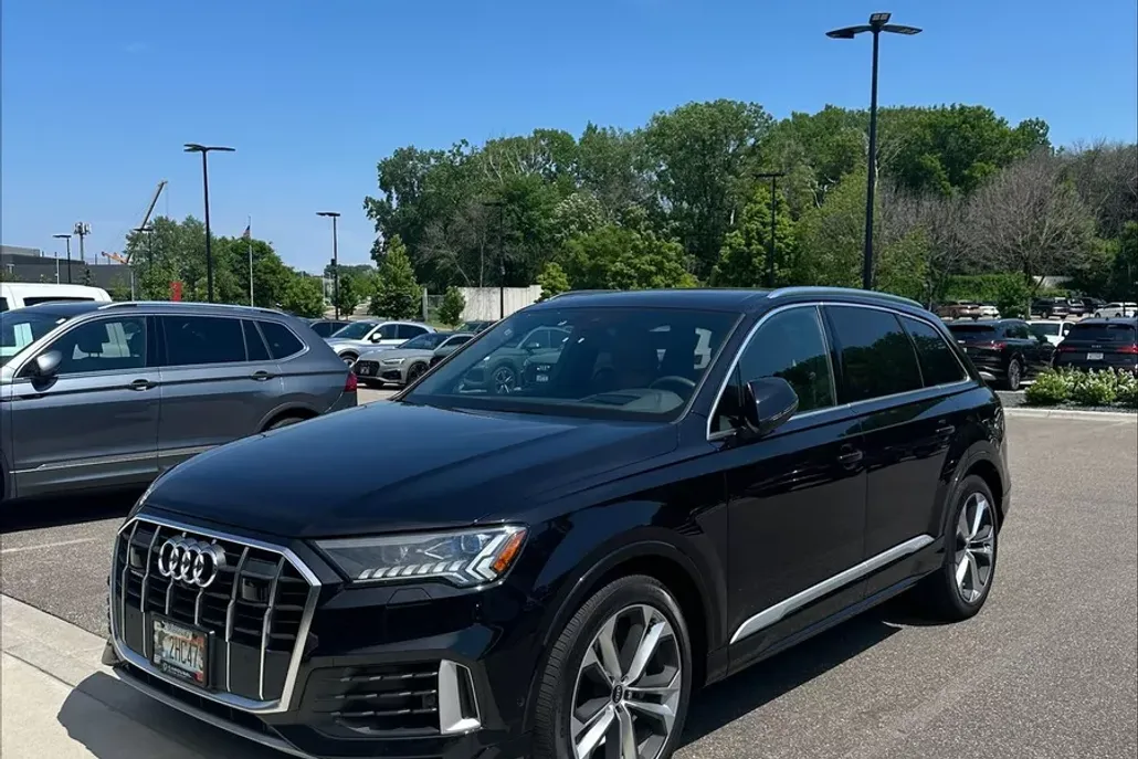 2021 Audi Q7 55 Prestige photo 1