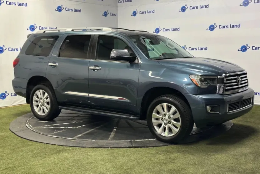 2019 Toyota Sequoia Platinum photo 1