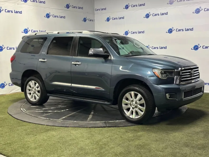 2019 Toyota Sequoia Platinum photo 1