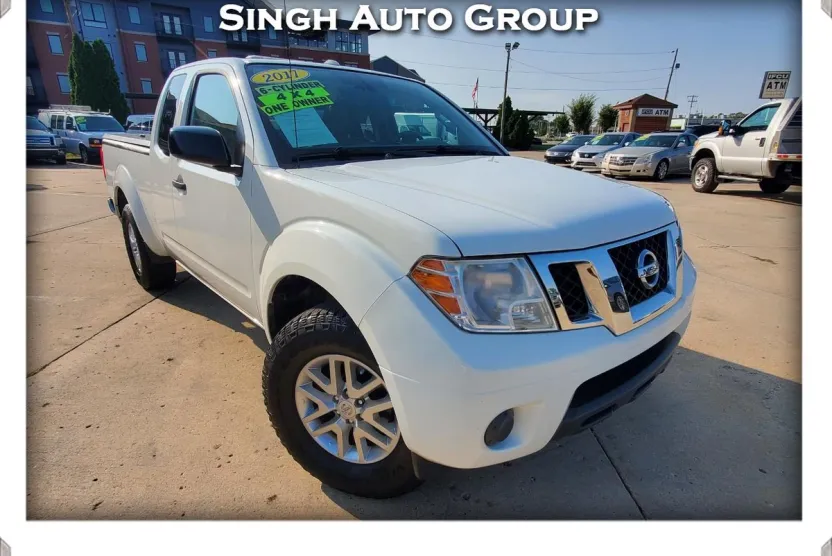 2017 Nissan Frontier SV King Cab photo 1