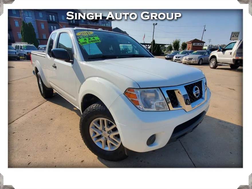 2017 Nissan Frontier SV King Cab photo 1
