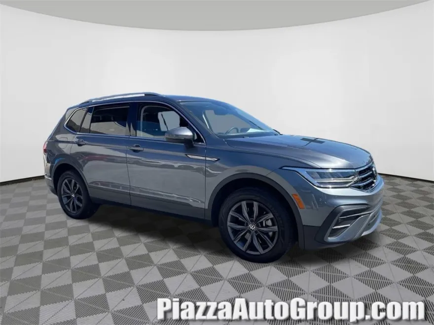 2023 Volkswagen Tiguan SE photo 1