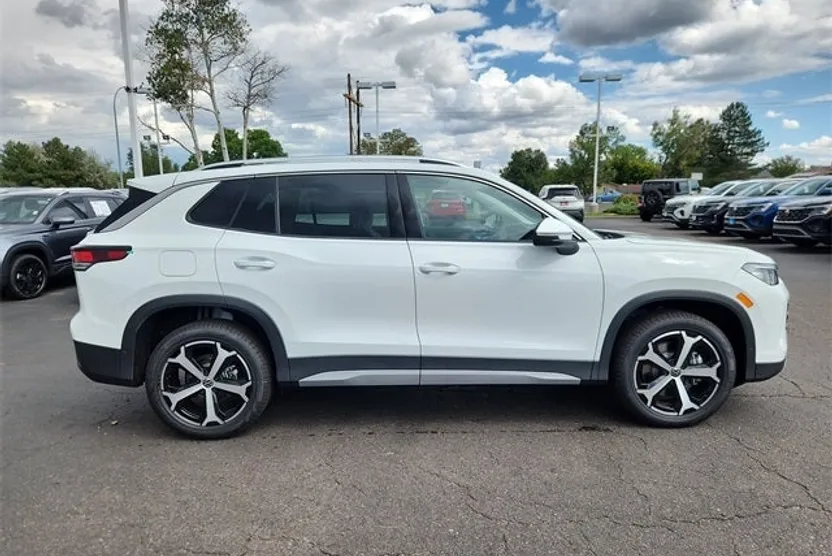 2025 Volkswagen Tiguan SE photo 1