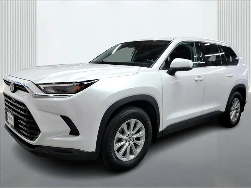2024 Toyota Grand Highlander XLE photo 1