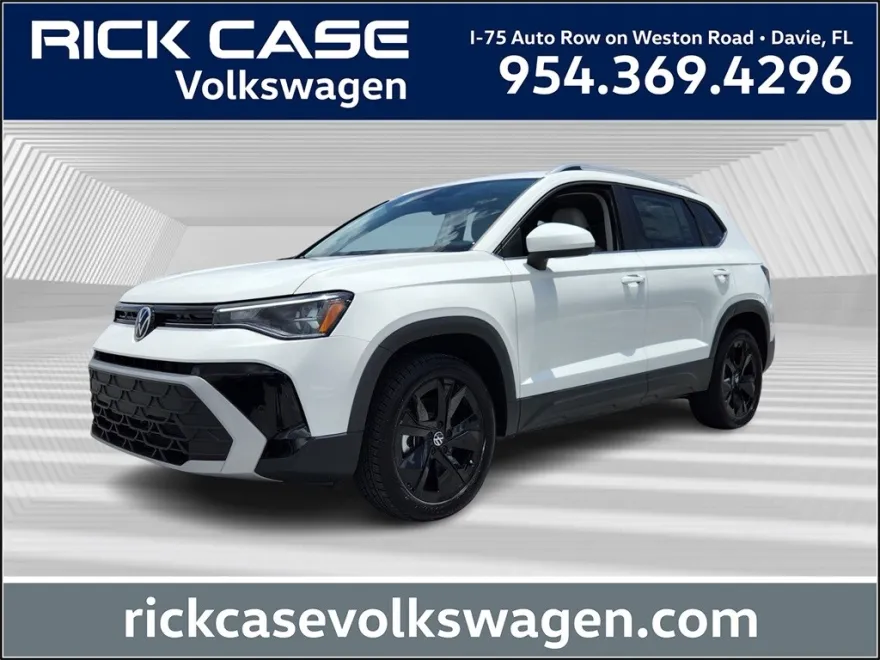 2025 Volkswagen Taos SE photo 1