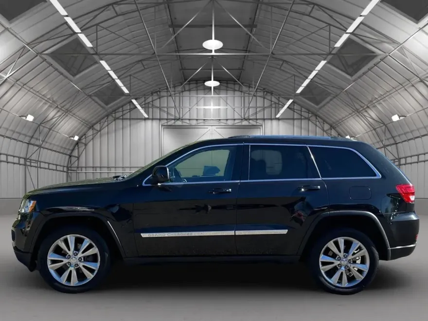 2012 Jeep Grand Cherokee Laredo Sport photo 1