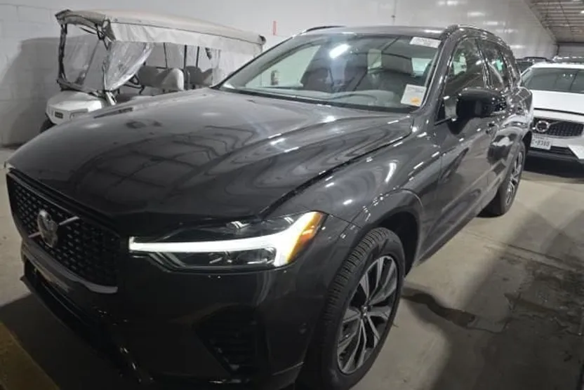 2025 Volvo XC60 B5 Plus photo 1