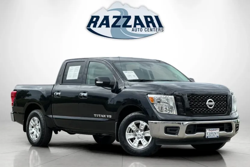 2019 Nissan Titan SV photo 1