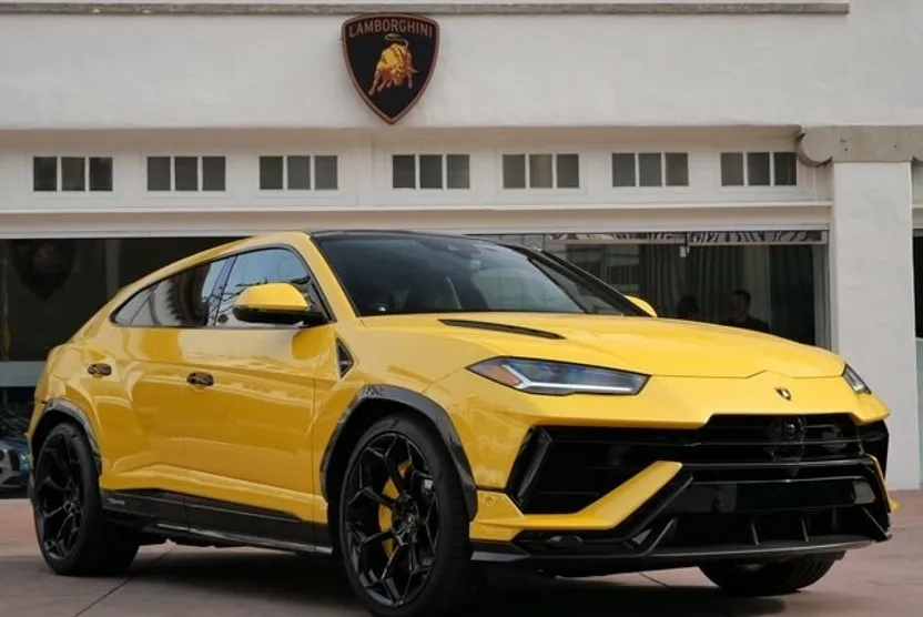 2023 Lamborghini Urus Performante photo 1