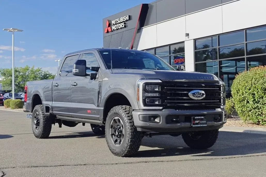 2025 Ford F-350 Platinum photo 1