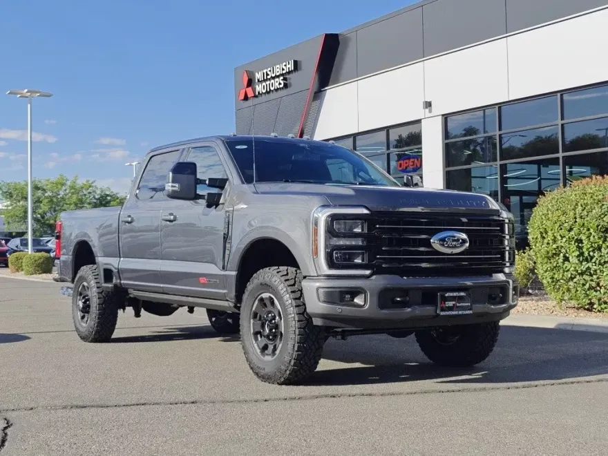 2025 Ford F-350 Platinum photo 1