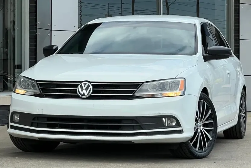 2016 Volkswagen Jetta 1.8T Sport photo 1