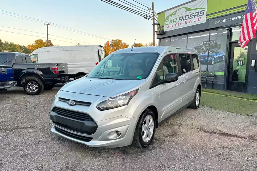 2015 Ford Transit XLT photo 1