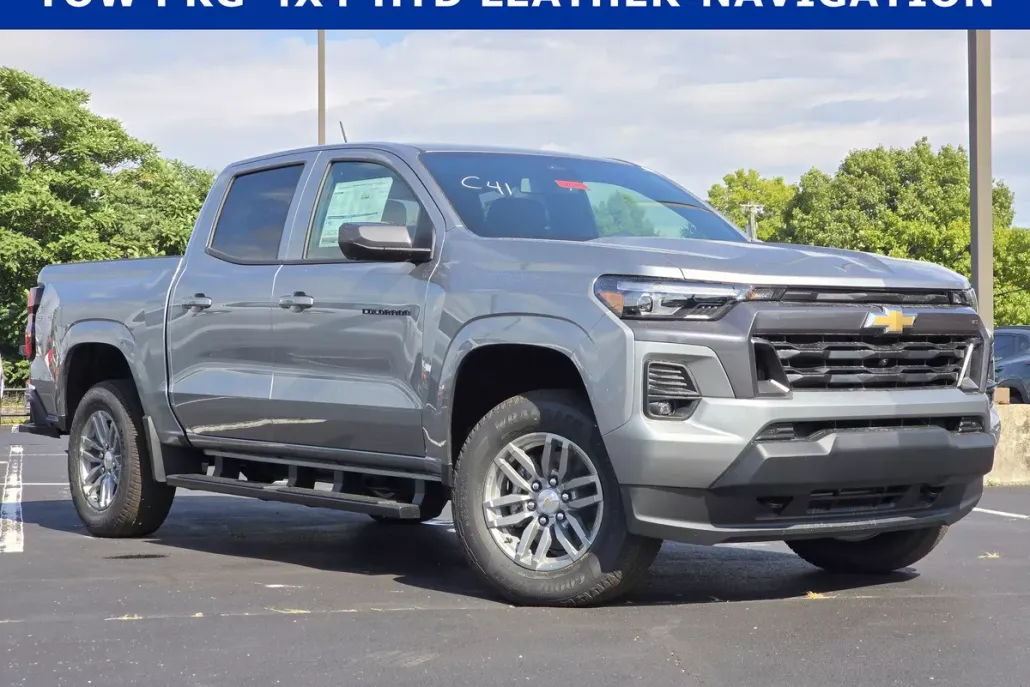 2026 Chevrolet Colorado LT photo 1