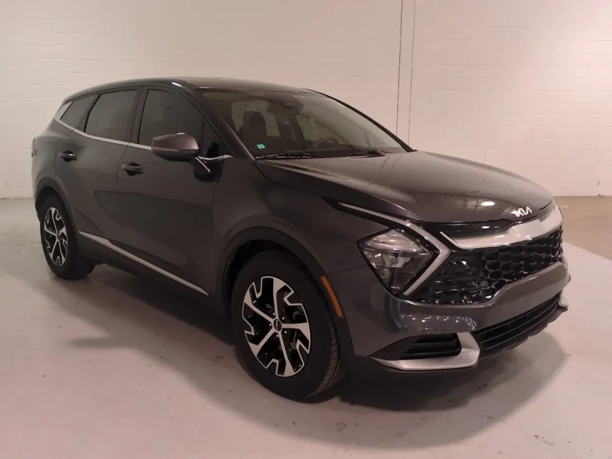 2023 Kia Sportage EX photo 1