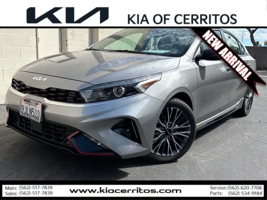 2022 Kia Forte GT-Line photo 1