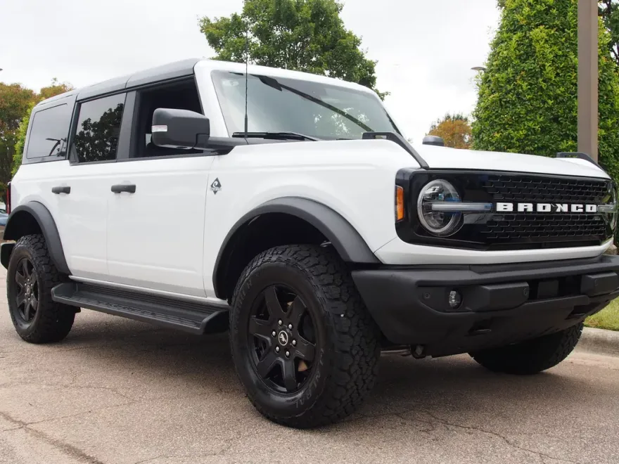 2025 Ford Bronco Outer Banks photo 1