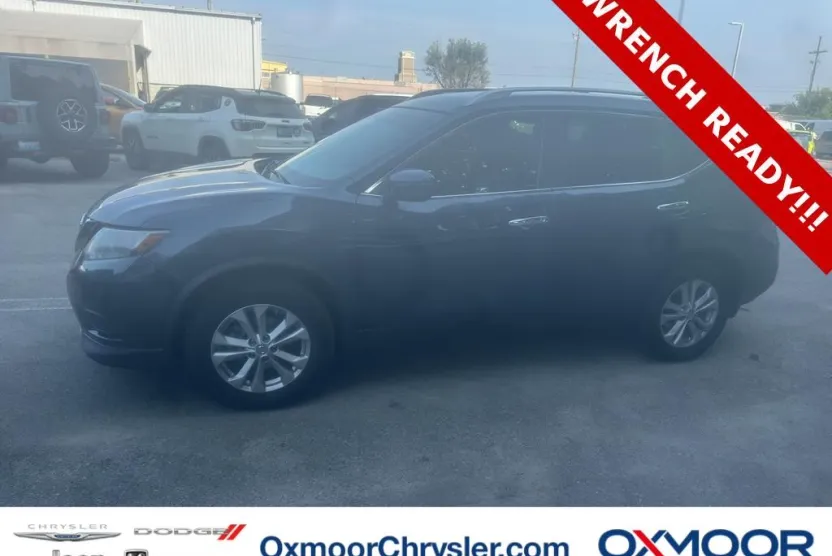 2016 Nissan Rogue SV photo 1