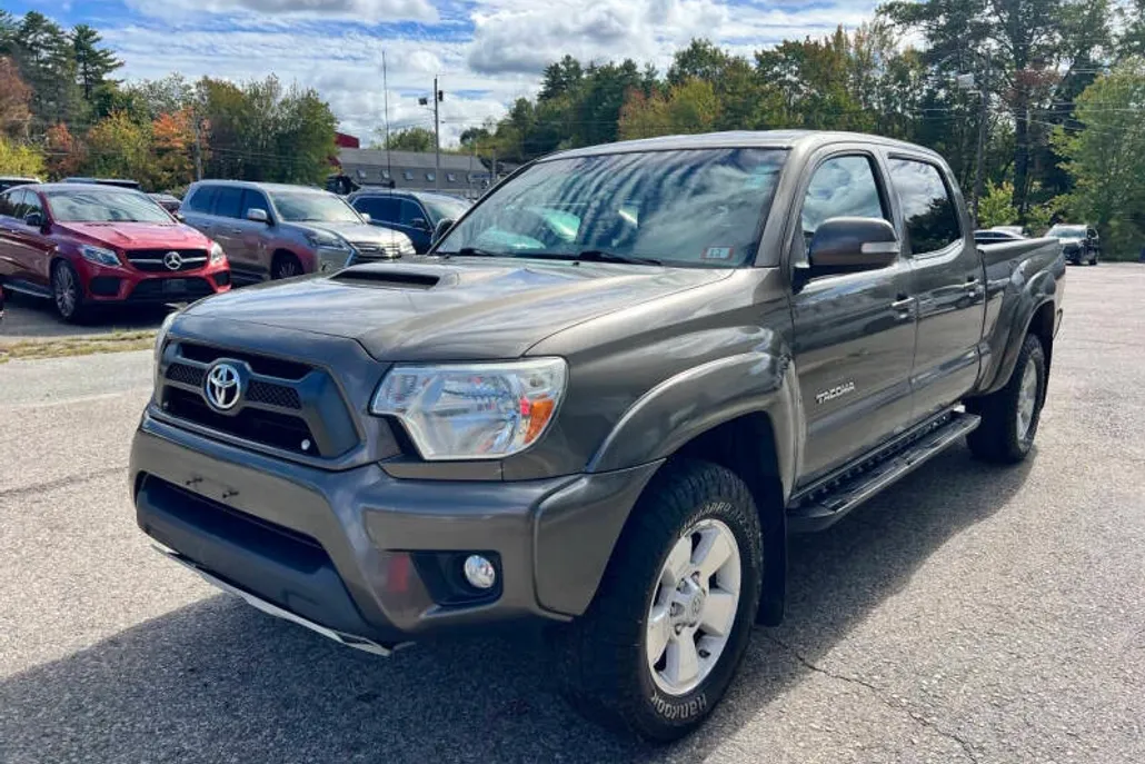 2015 Toyota Tacoma V6 photo 1