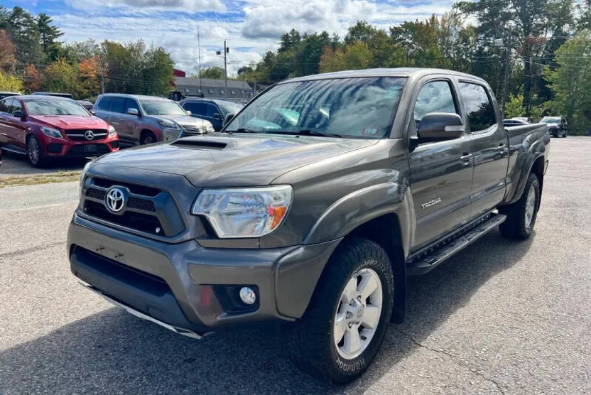 2015 Toyota Tacoma V6 photo 1