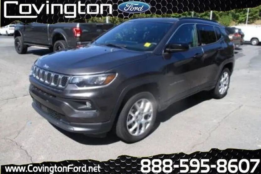 2023 Jeep Compass Latitude photo 1