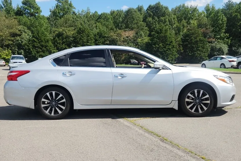 2016 Nissan Altima 2.5 SL photo 1