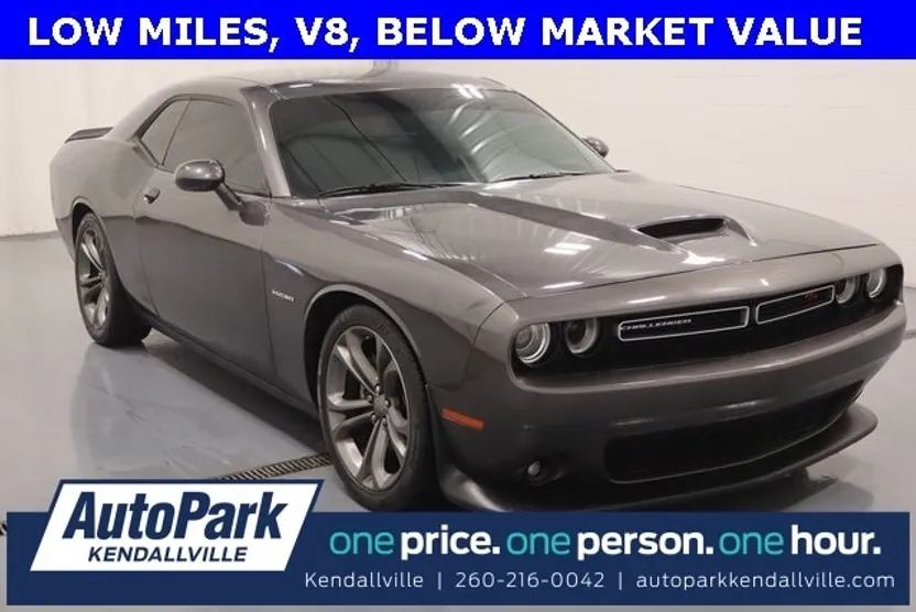 2022 Dodge Challenger R/T photo 1