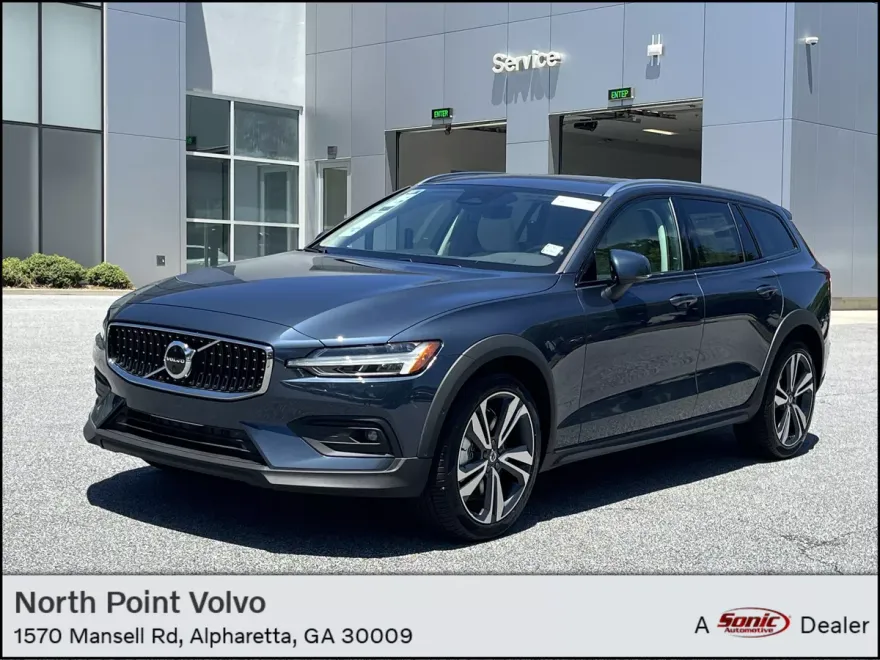 2026 Volvo V60 Cross Country B5 Plus photo 1