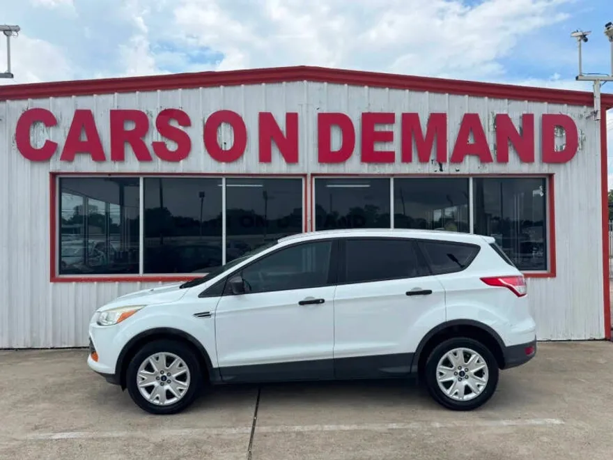 2013 Ford Escape S photo 1
