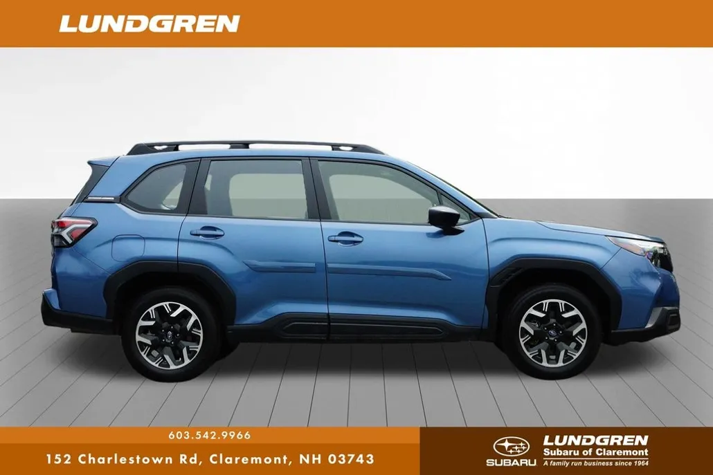 2025 Subaru Forester Base photo 1