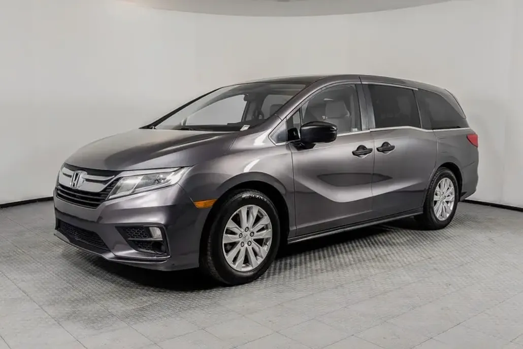 2019 Honda Odyssey LX photo 1