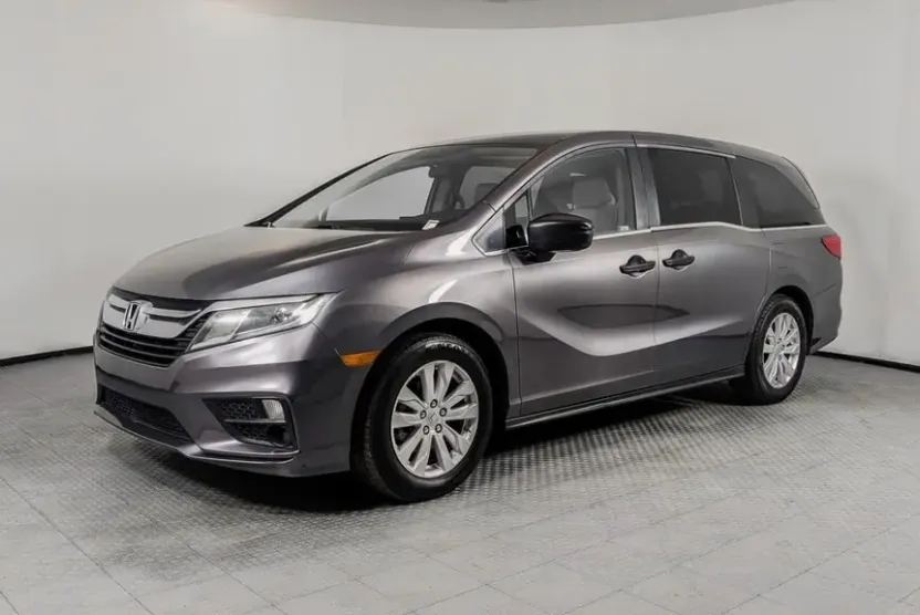 2019 Honda Odyssey LX photo 1