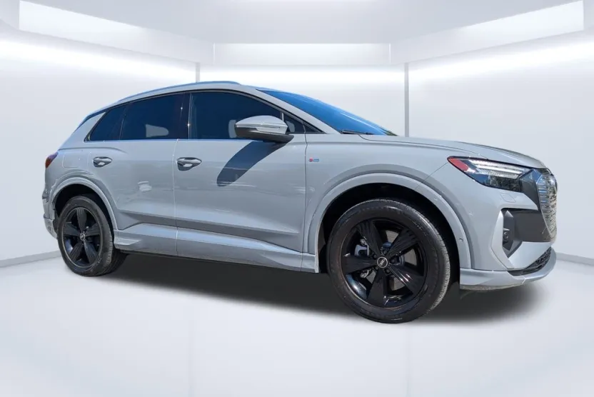 2023 Audi Q4 50 E-tron Prestige photo 1