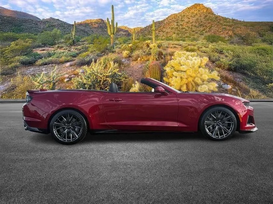 2023 Chevrolet Camaro ZL1 photo 2