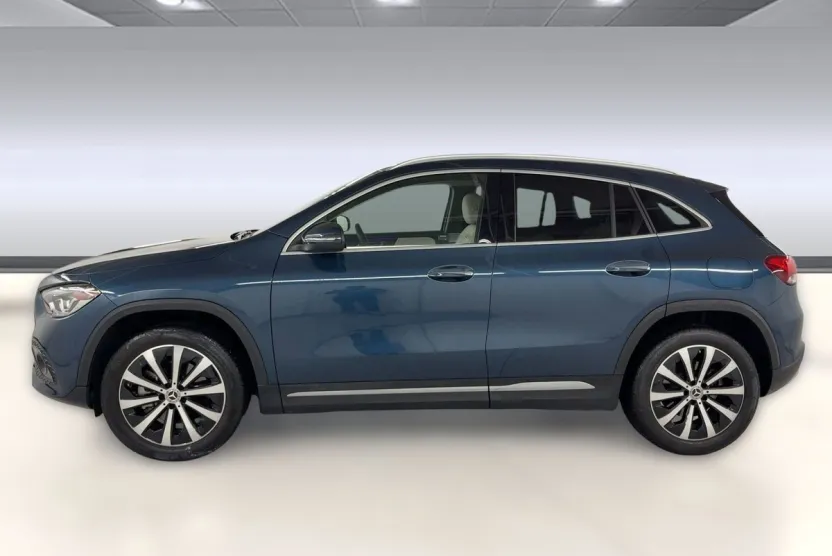 2023 Mercedes Benz GLA 250 photo 1