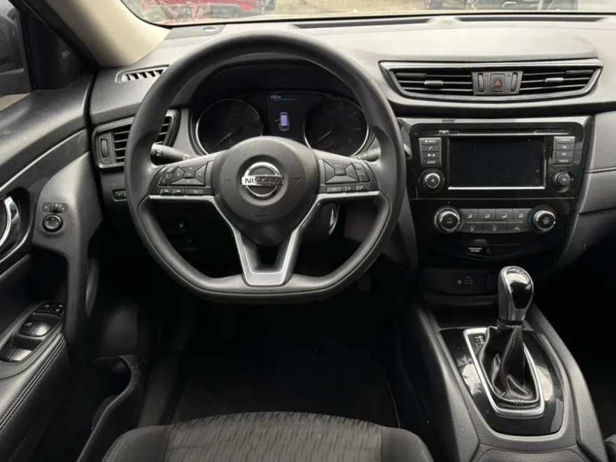 2018 Nissan Rogue S photo 11